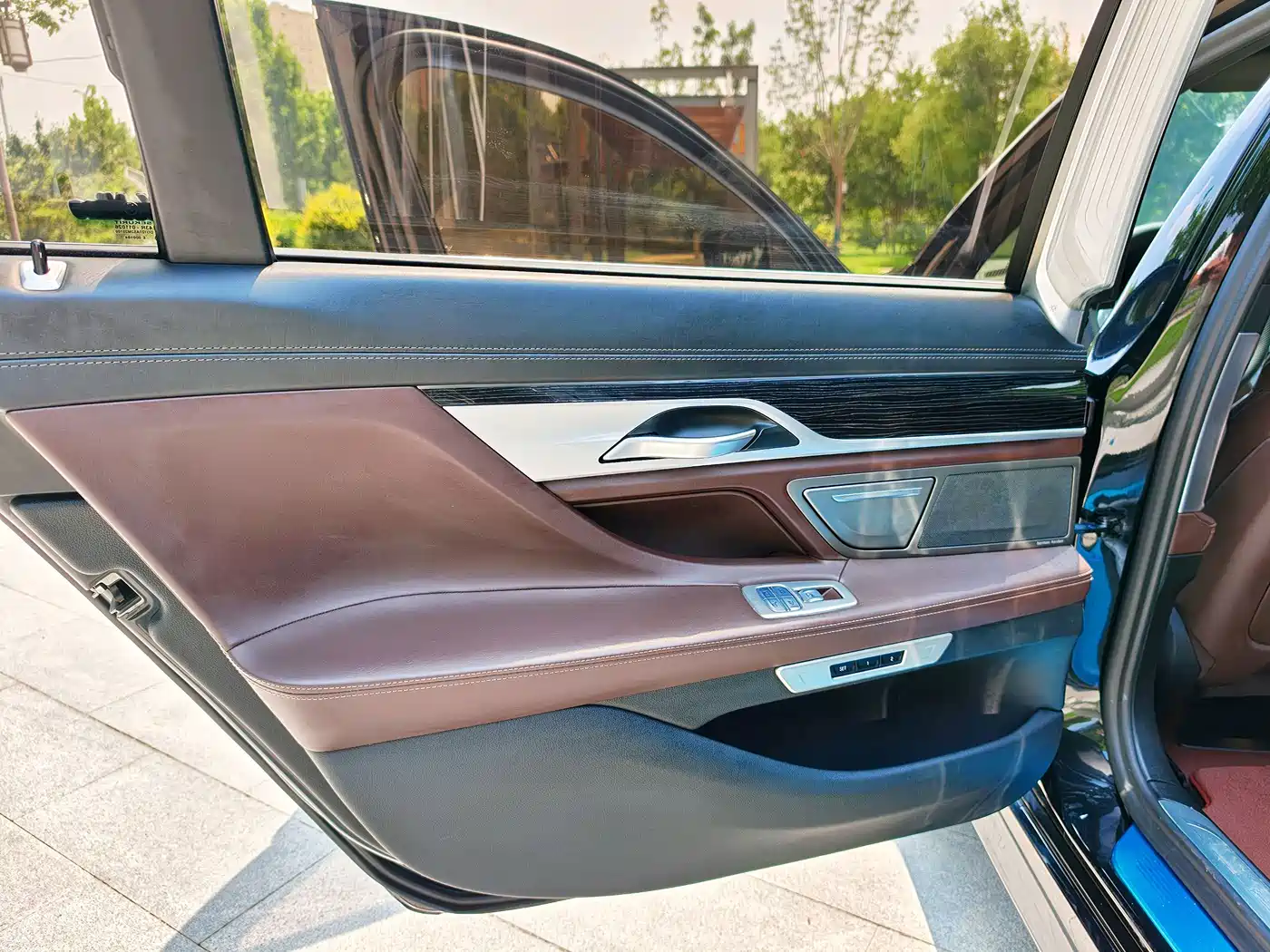 Photo 31 - BMW 7 Series