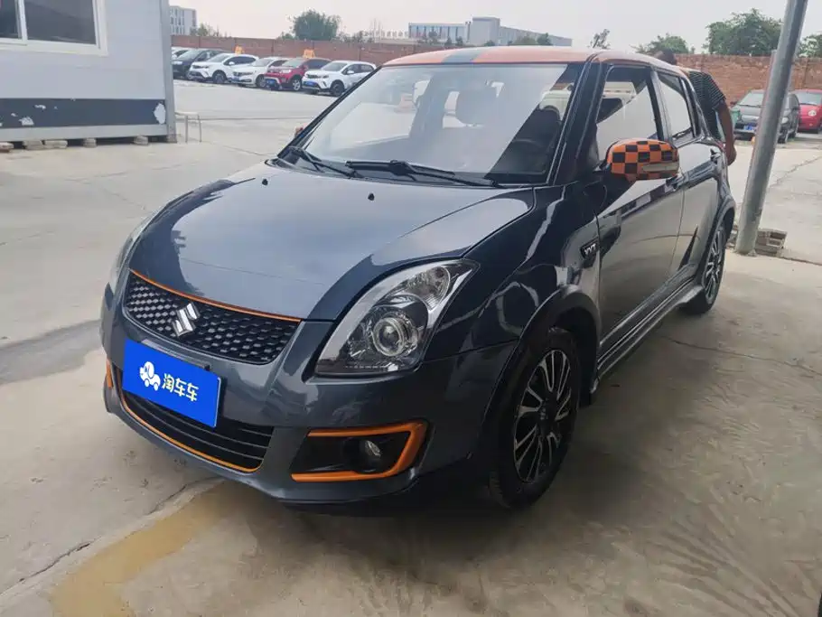 Фото 1 - Suzuki Swift