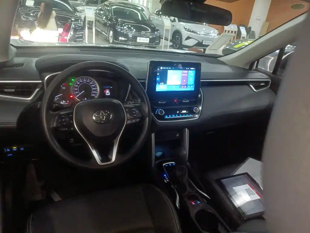 Toyota Frontlander 2022 2.0L CVT Luxury PLUS Edition фото 12