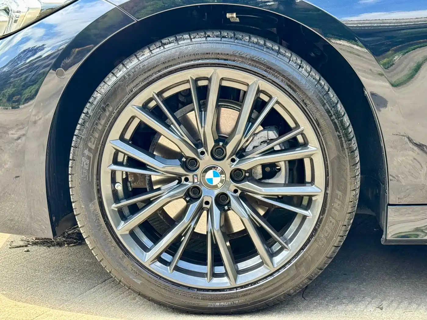 BMW 3 Series 2023 325i M Sport Black Night Package фото 17