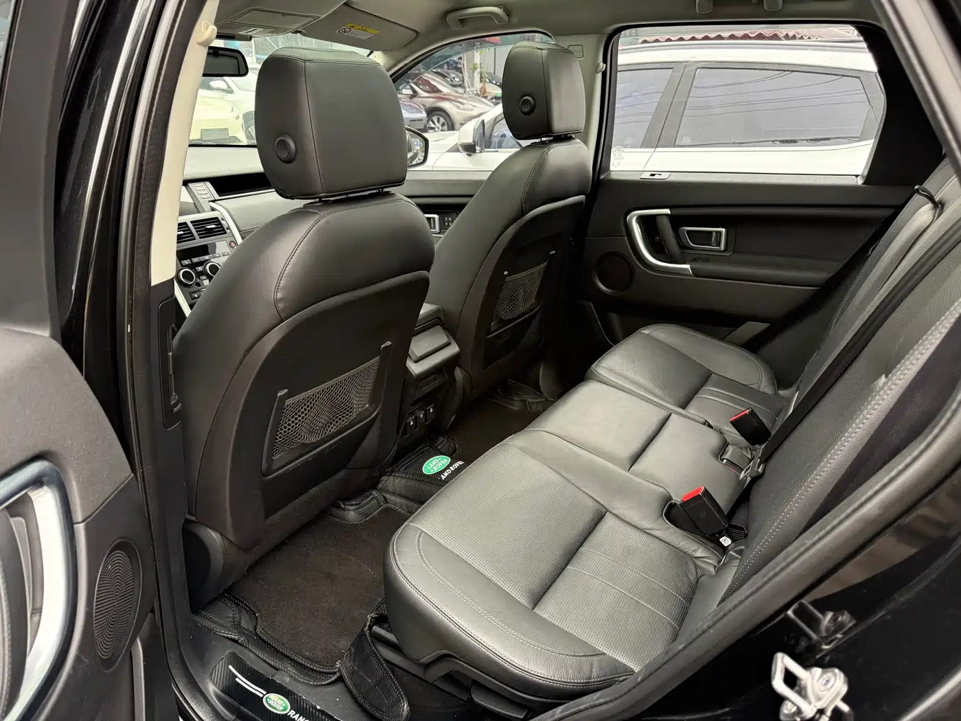 Land Rover Discovery Sport 2018 240PS HSE Edition фото 8
