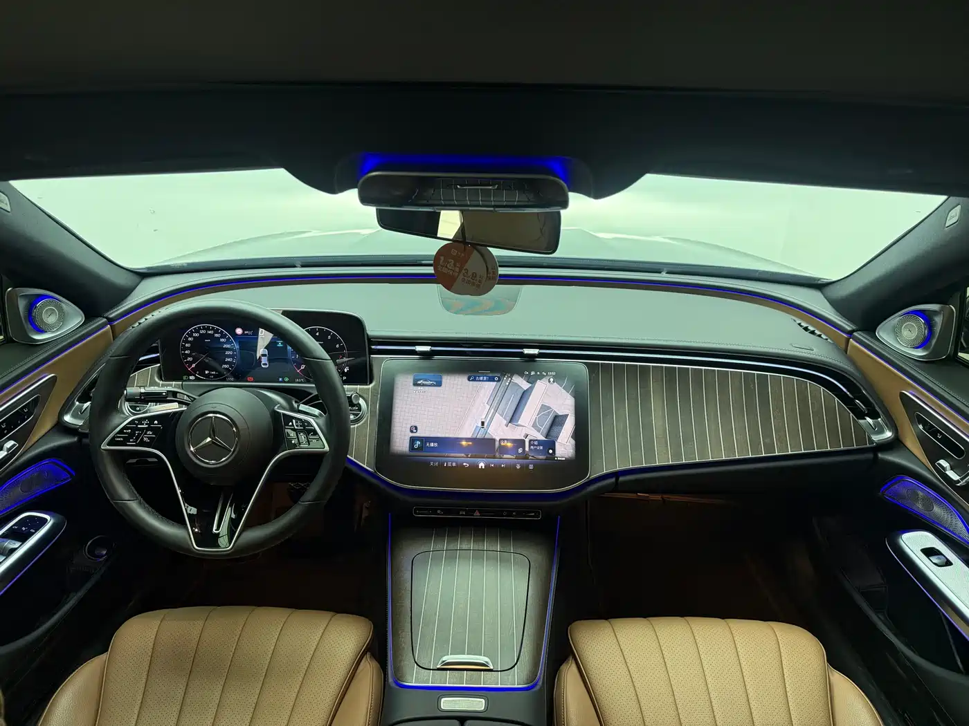 Mercedes-Benz E-Class 2025 E 300 L Fashion фото 8