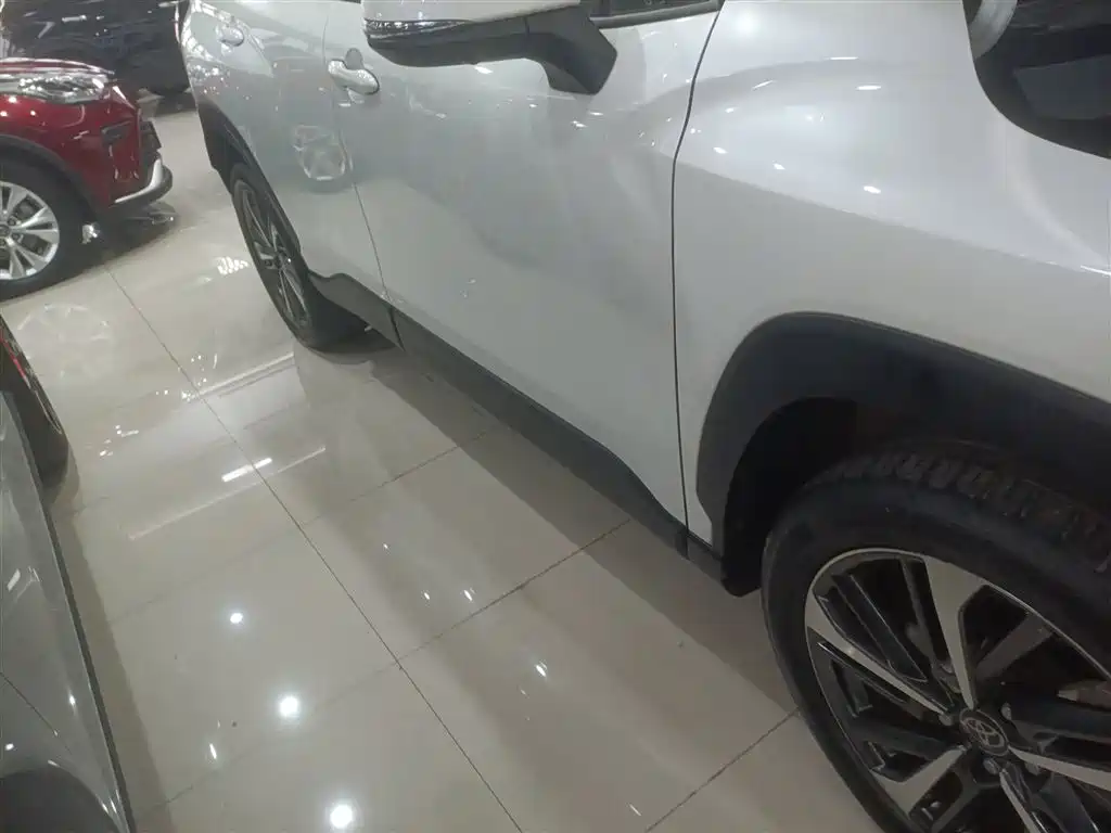 Toyota Frontlander 2022 2.0L CVT Luxury PLUS Edition фото 21