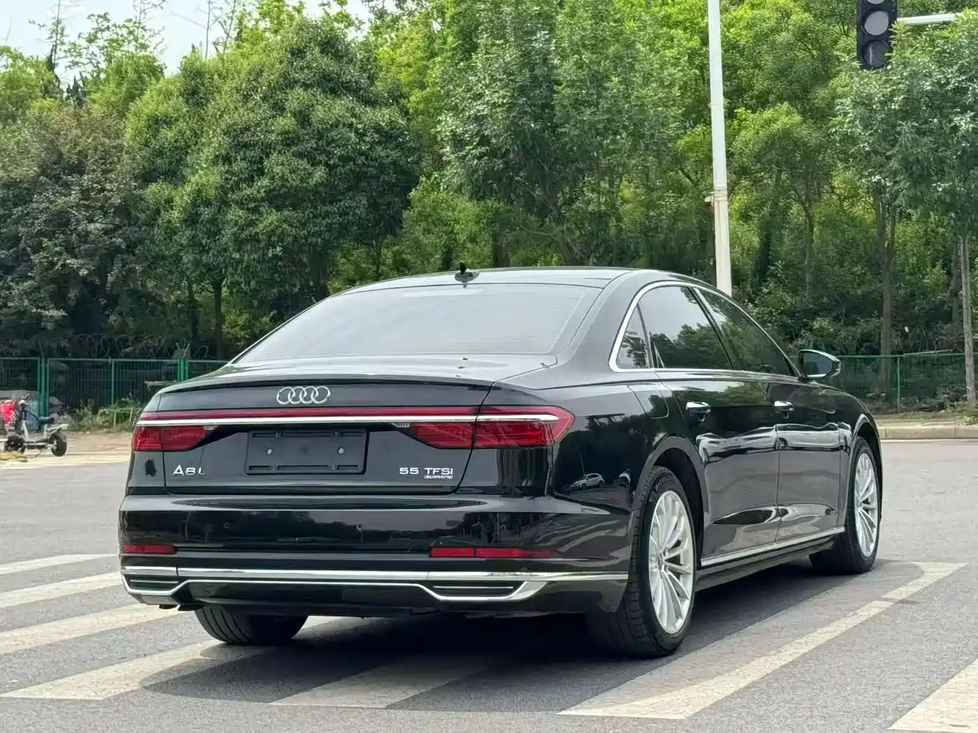Audi A8 2021 A8L 50 TFSI quattro Comfort фото 9