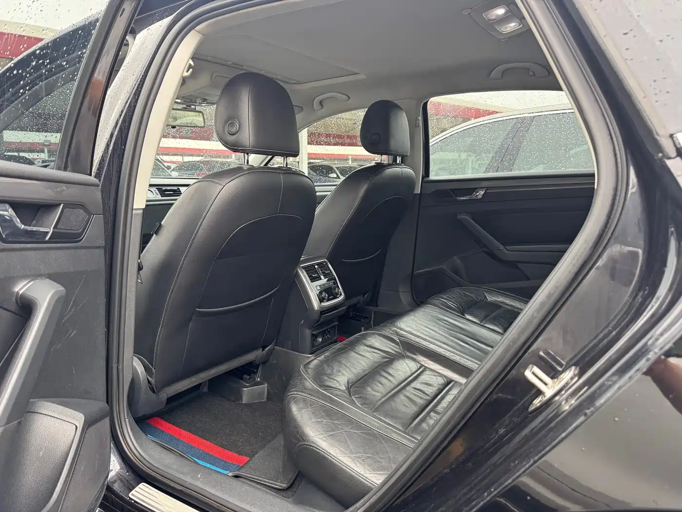 Volkswagen Passat 2016 330TSI DSG Honor Edition фото 4