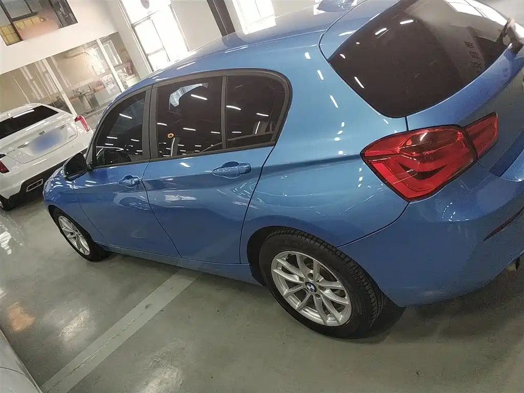 BMW 1 Series (Import) 2018 118i Leading фото 21