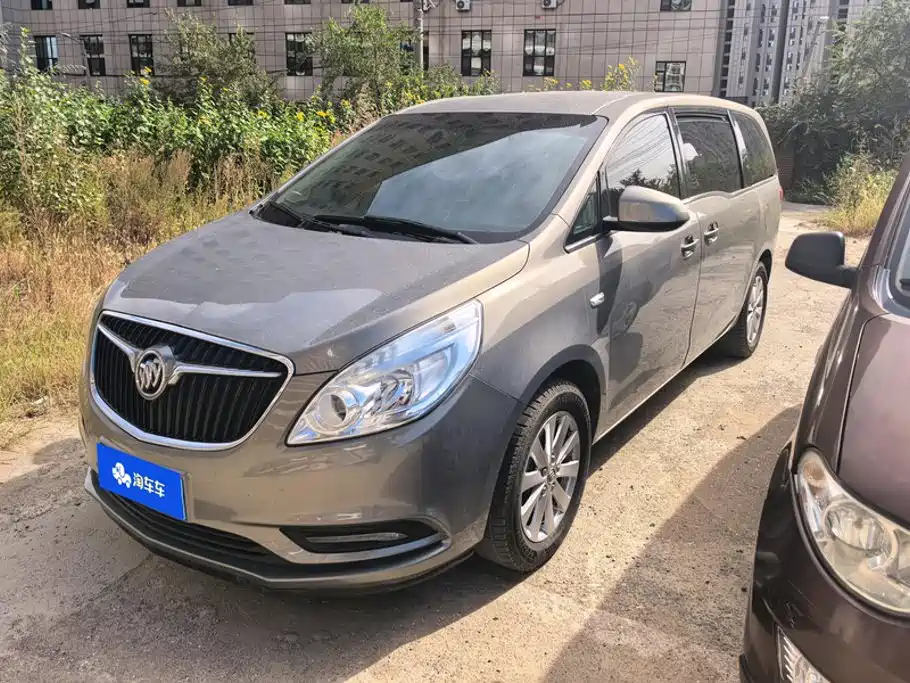 Photo 1 - Buick GL8