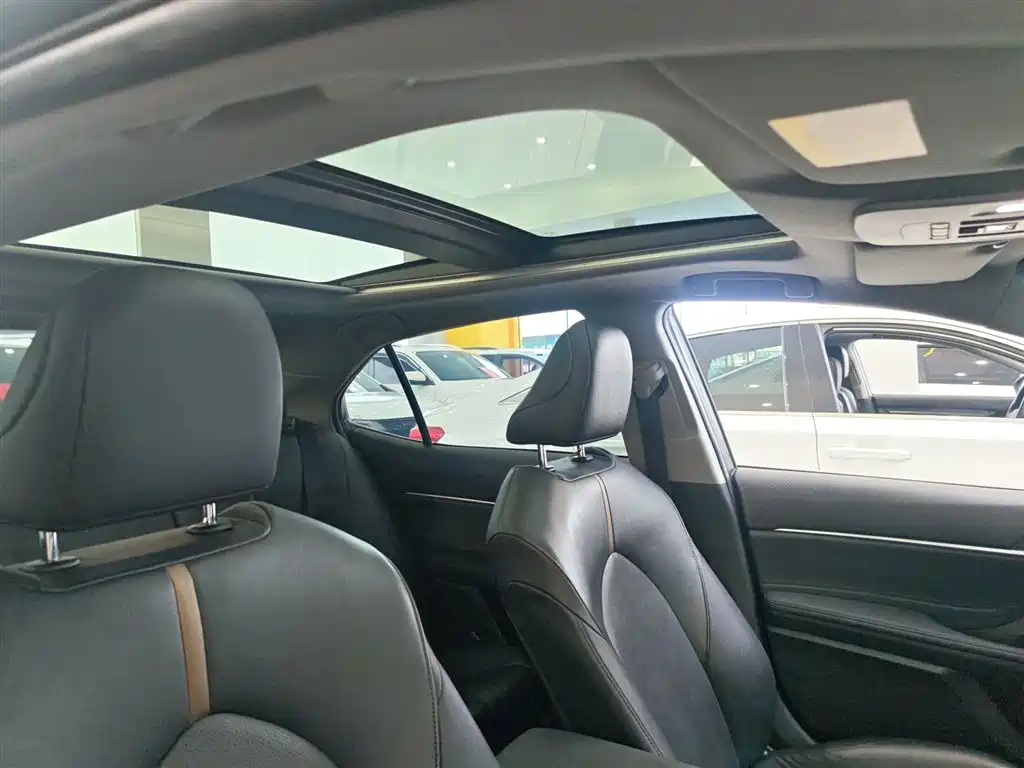 Toyota Camry 2021 2.5G Luxury Edition фото 11