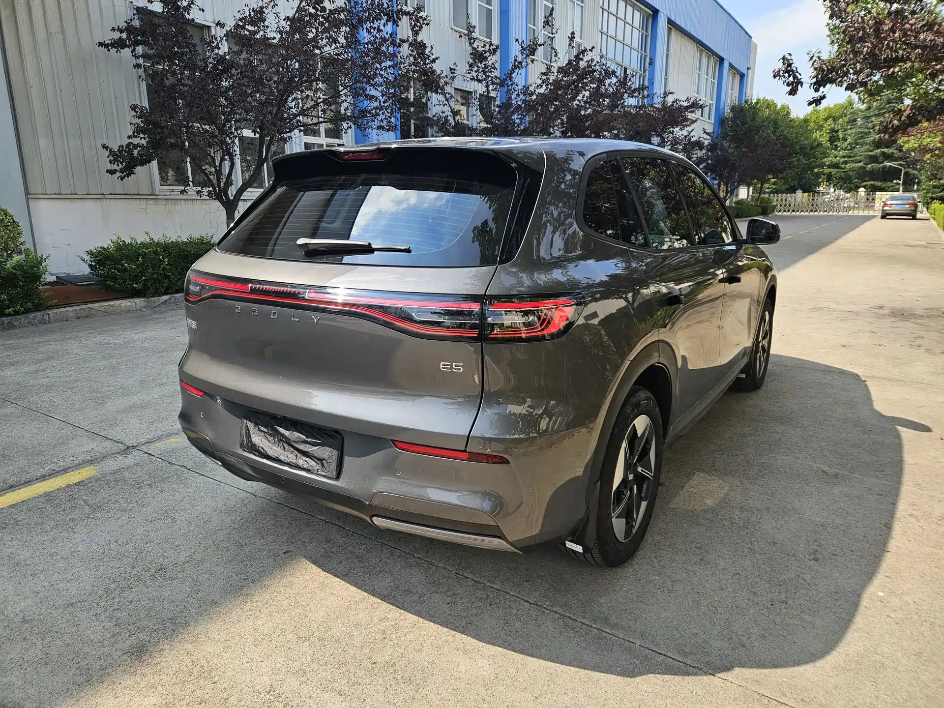 Фото 4 - Geely Galaxy Galaxy E5