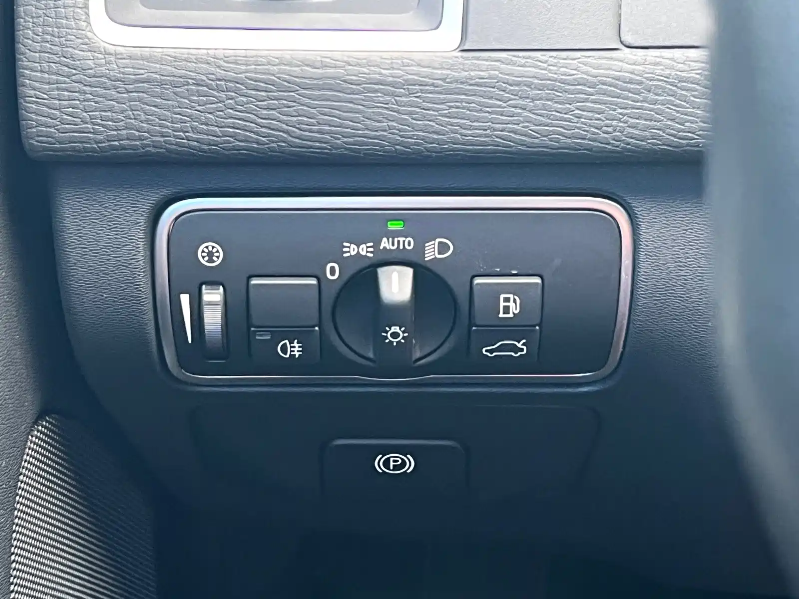 Фото 8 - Volvo XC60