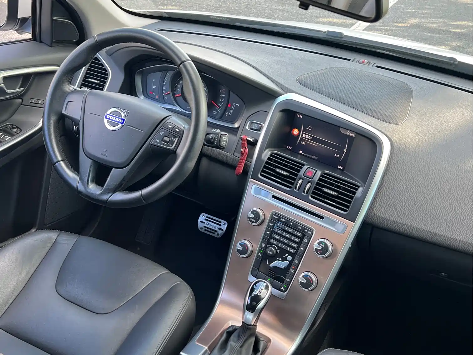 Фото 12 - Volvo XC60