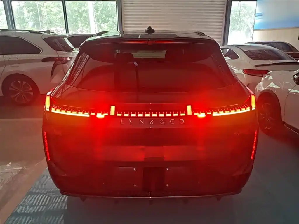 Lynk & Co 08 EM-P 2025 120km Long Range Halo фото 6