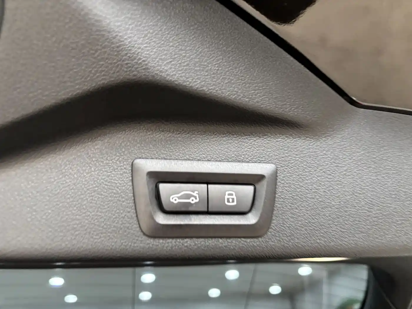 BMW X5 2025 Model xDrive 40Li M Sport Blackout Package фото 31