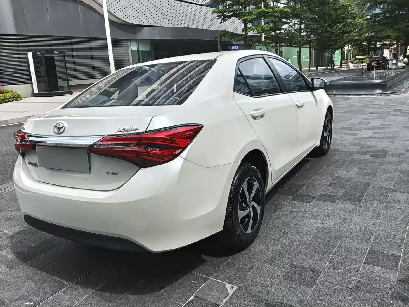 Toyota Levin 2017 Facelift 185T CVT Elite (China V) фото 12