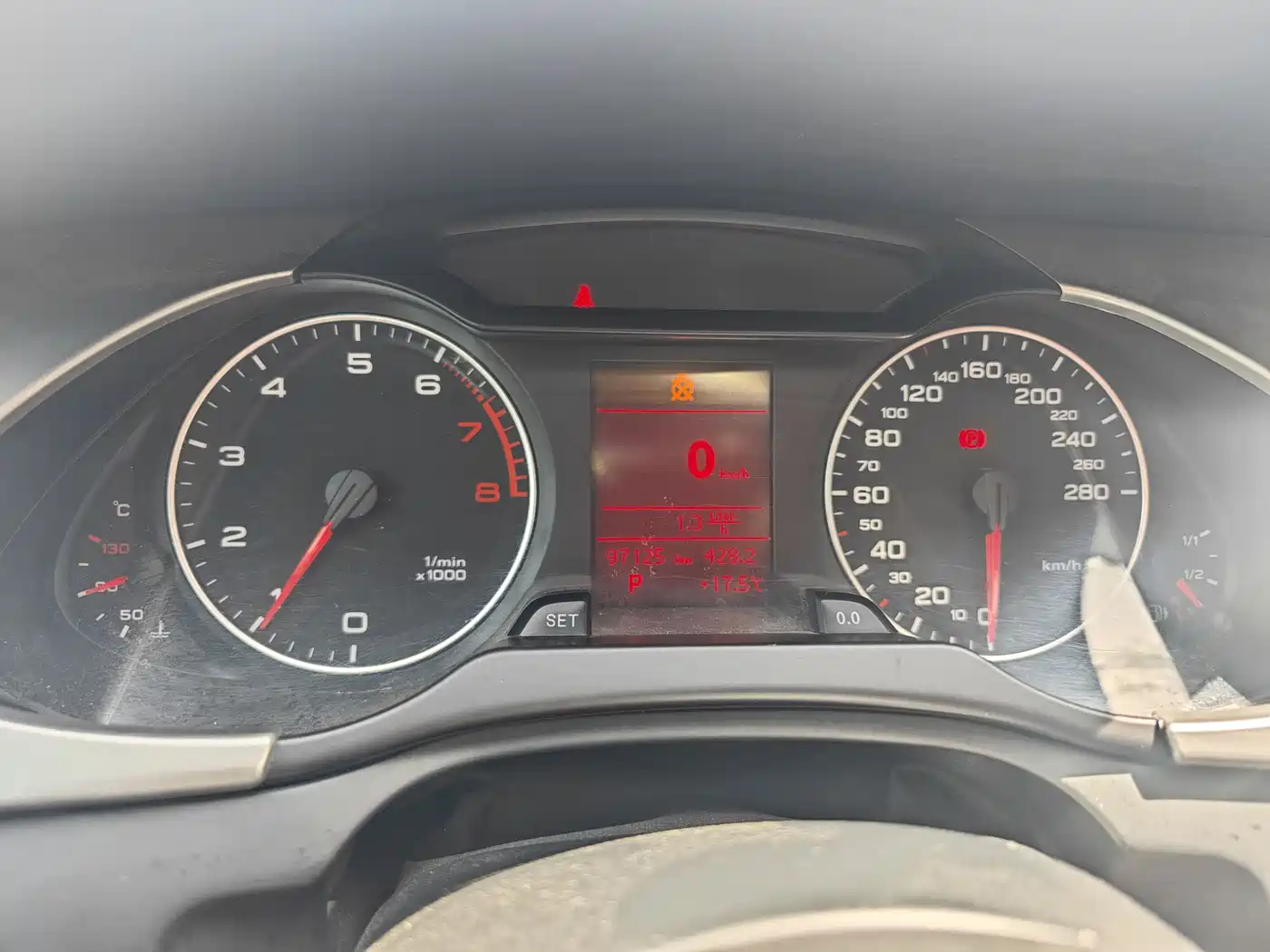 Audi A4L 2010 2.0 TFSI Luxury фото 15