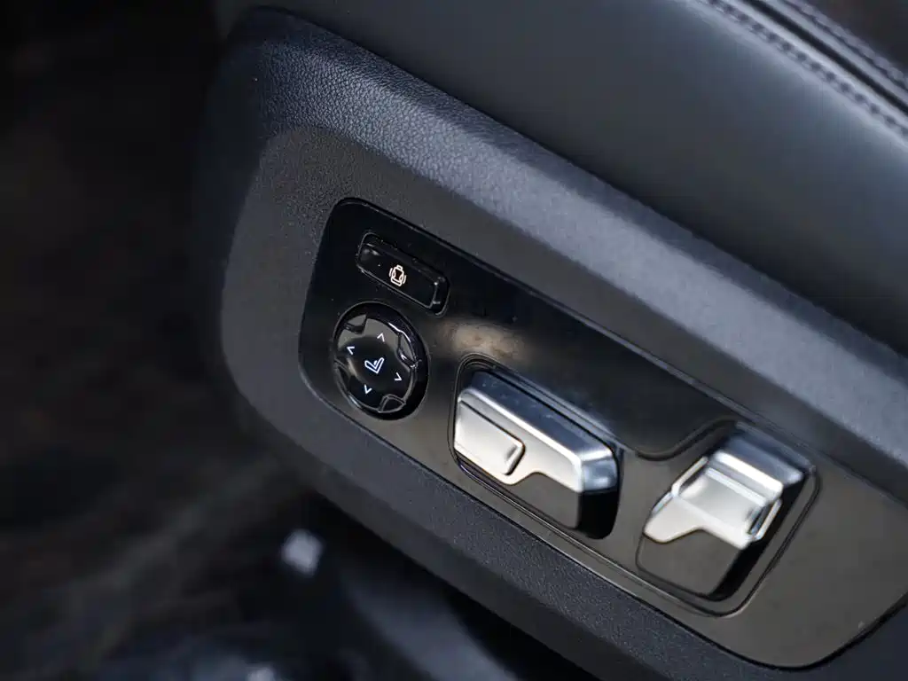 BMW X6 M 2022 X6 M фото 30