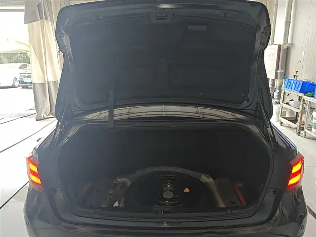 Toyota Crown 2015 2.0T Pioneer фото 18