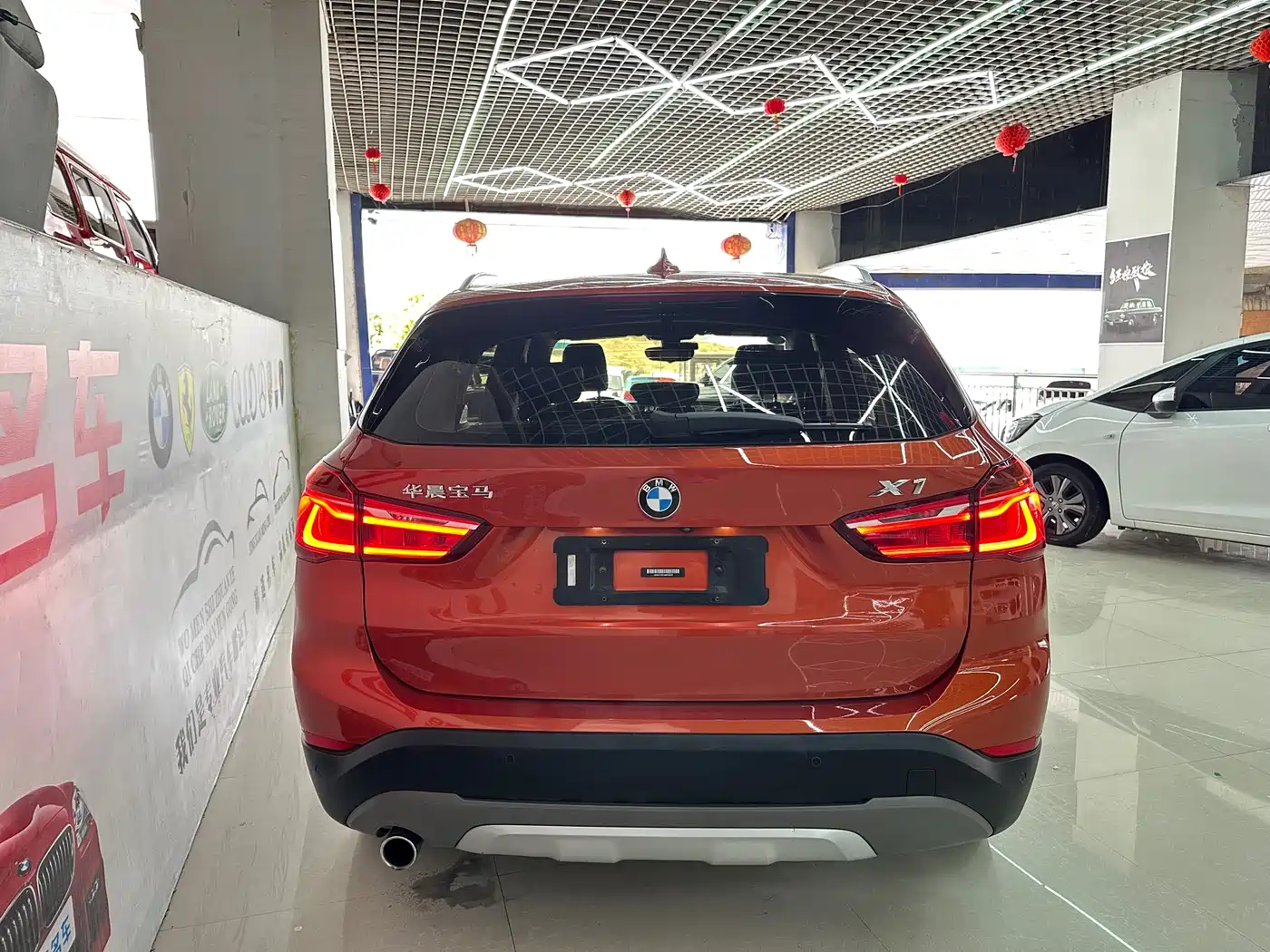 BMW X1 2018 sDrive18Li Premium Model фото 5
