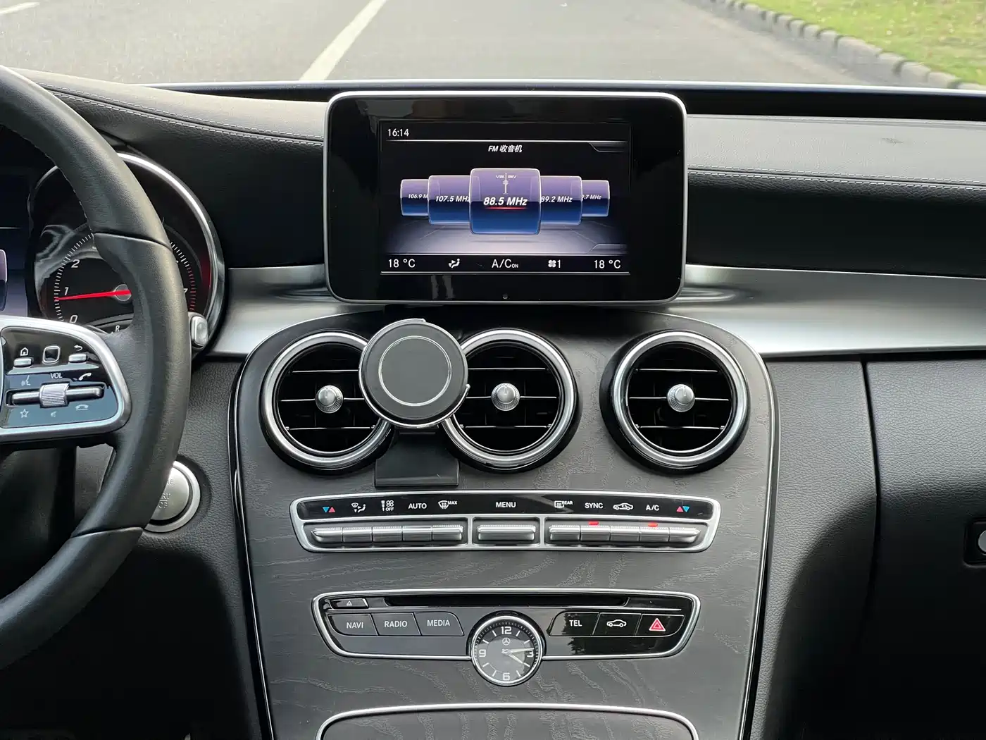 Mercedes-Benz C-Class 2016 C 200 L Sport фото 11