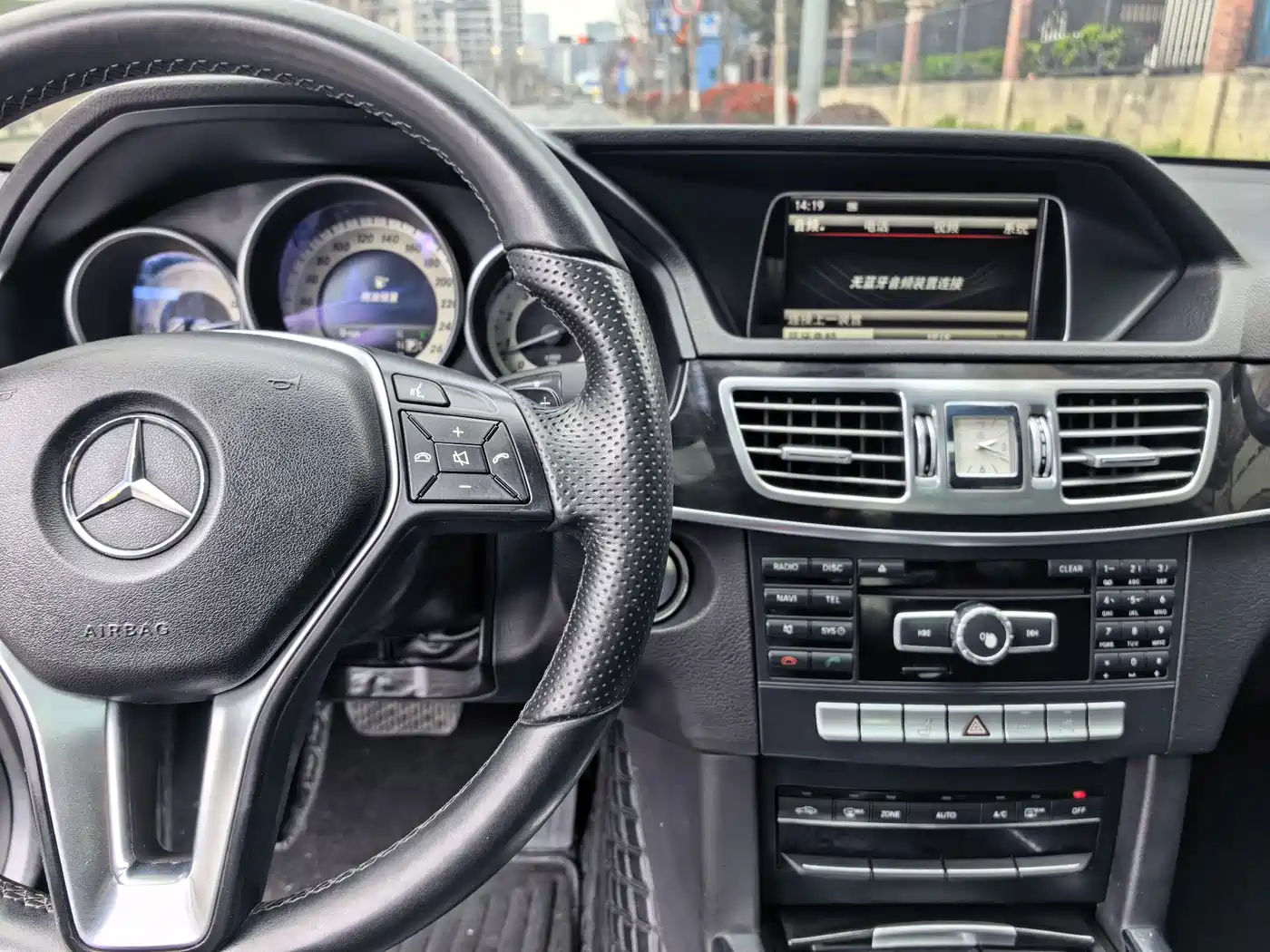 Mercedes-Benz E-Class 2015 E 260 L Sport Fashion фото 10