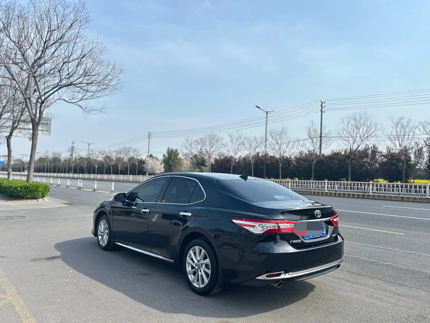 Toyota Camry 2023 2.0G Luxury Edition фото 3