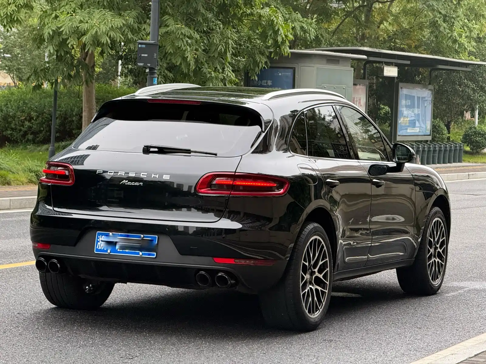 Photo 10 - Porsche Macan
