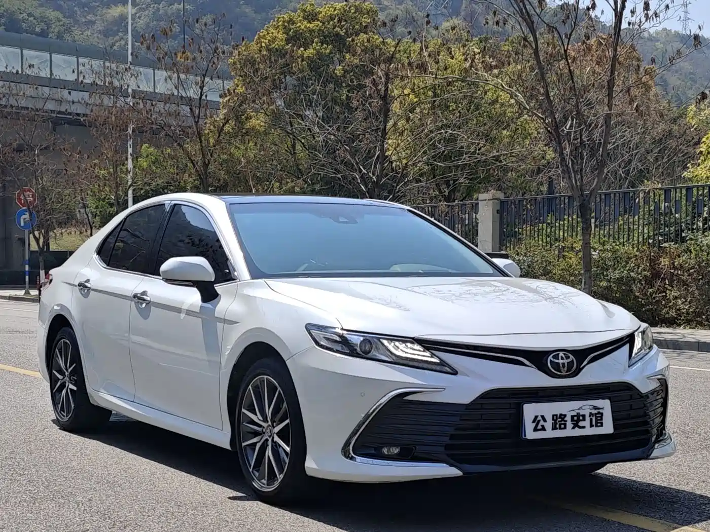 Toyota Camry 2021 2.5G Luxury Edition фото 7