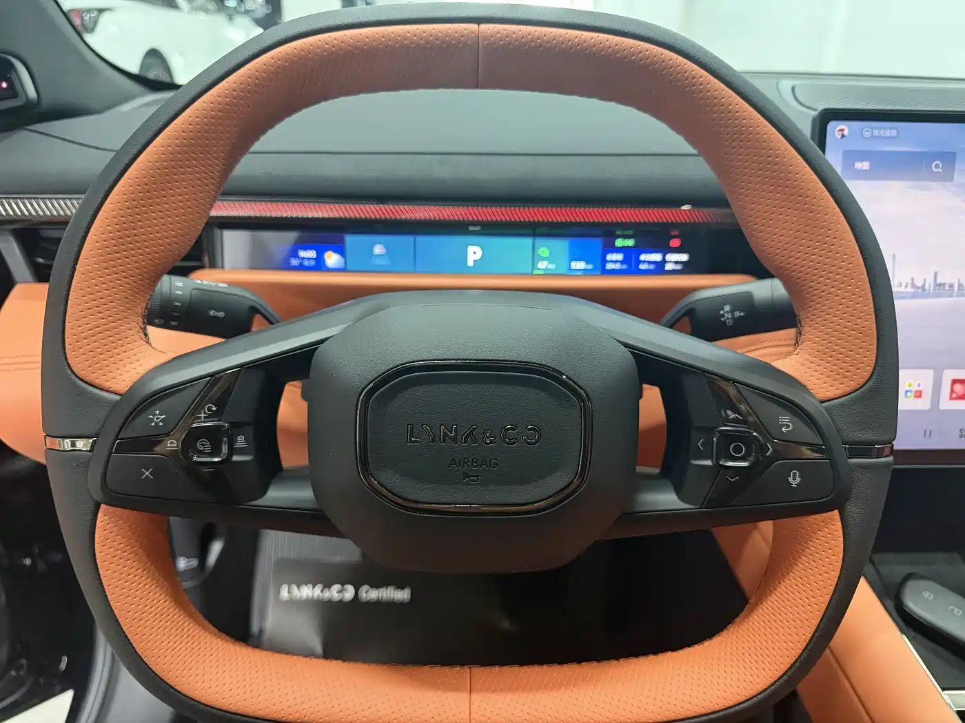 Lynk & Co 10 EM-P 2025 Facelift 240 AWD Ultra фото 5