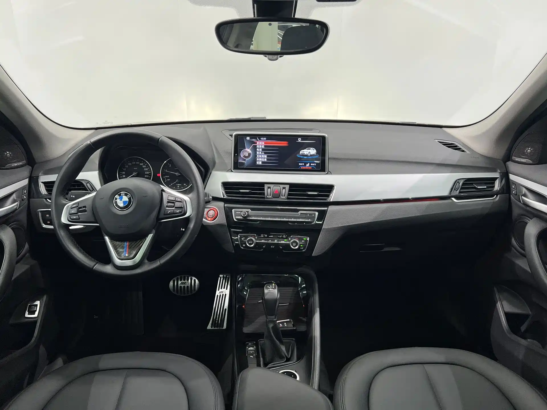 Фото 14 - BMW X1