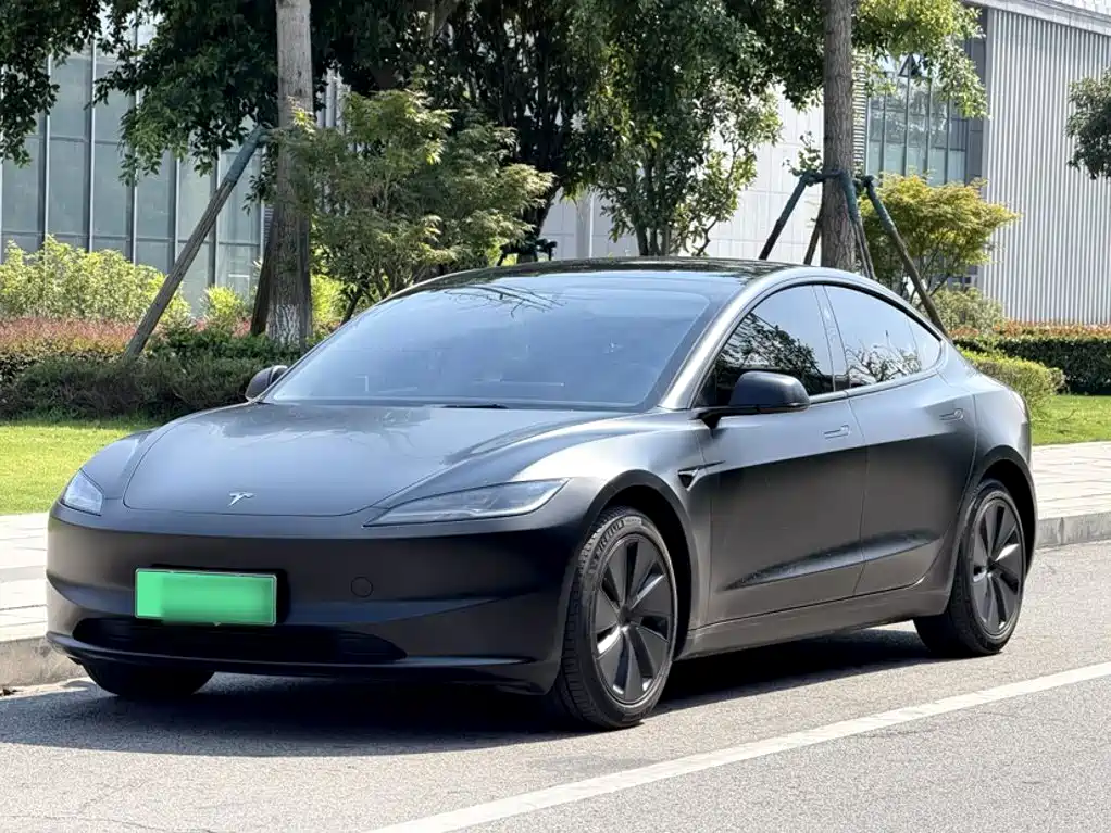 Tesla Model 3 2023