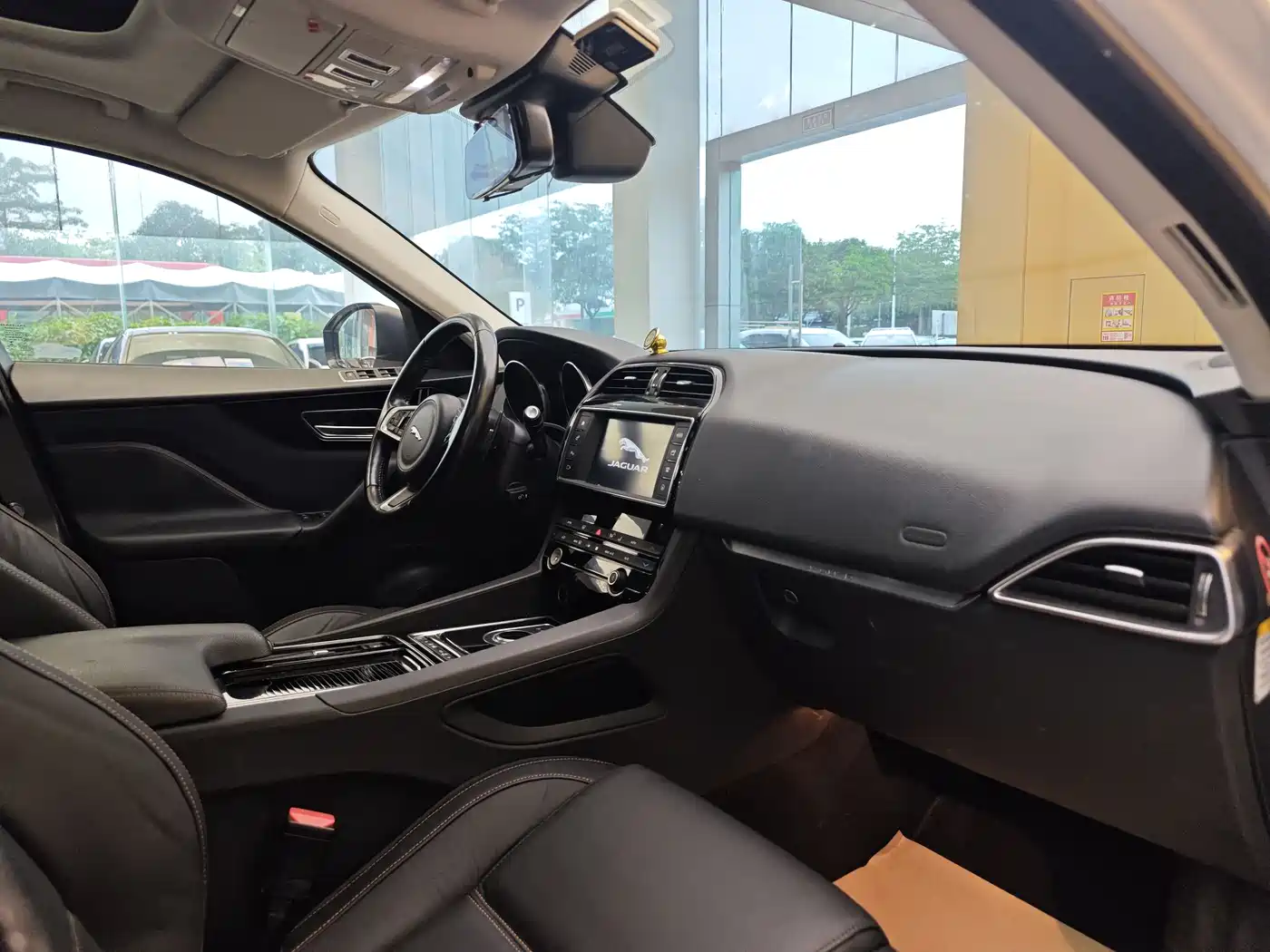 Jaguar F-PACE 2018 2018 2.0T 4WD Urban Premium Edition