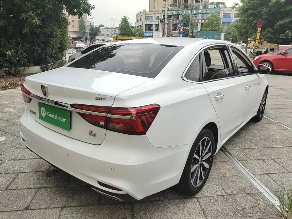Фото 7 - Roewe i6
