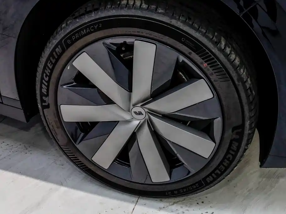 Li Auto i6 2025 2025 2WD Base Model