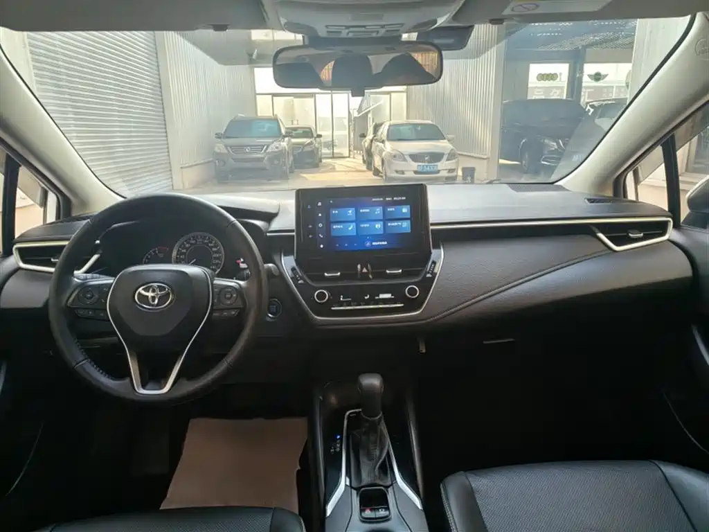 Toyota Corolla 2021 1.2T S-CVT Luxury Edition фото 13