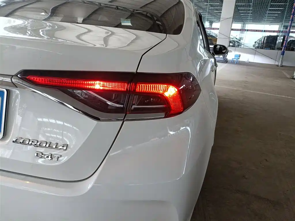 Toyota Corolla 2021 1.2T S-CVT Luxury Edition фото 24