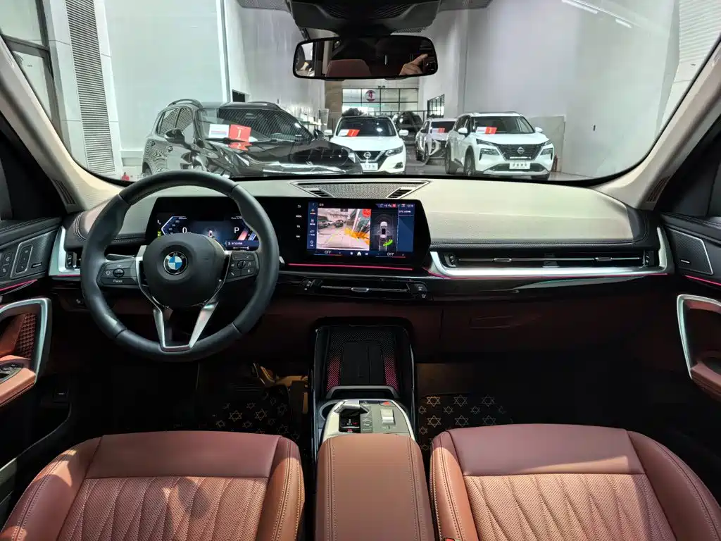 Фото 10 - BMW X1