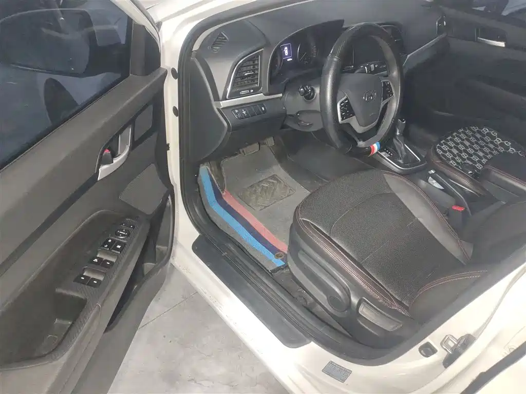 Hyundai Elantra 2016 Model 1.6L Automatic Smart Elite фото 16