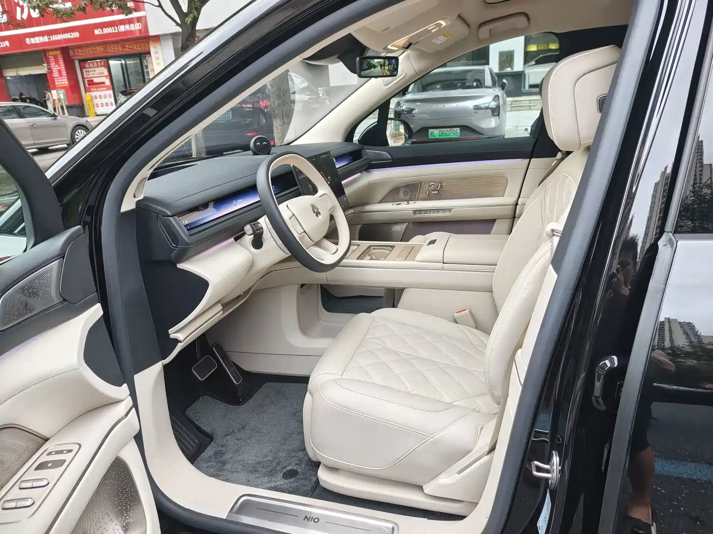 NIO ES8 2026 2025 Model 6-Seat Executive Luxury Edition