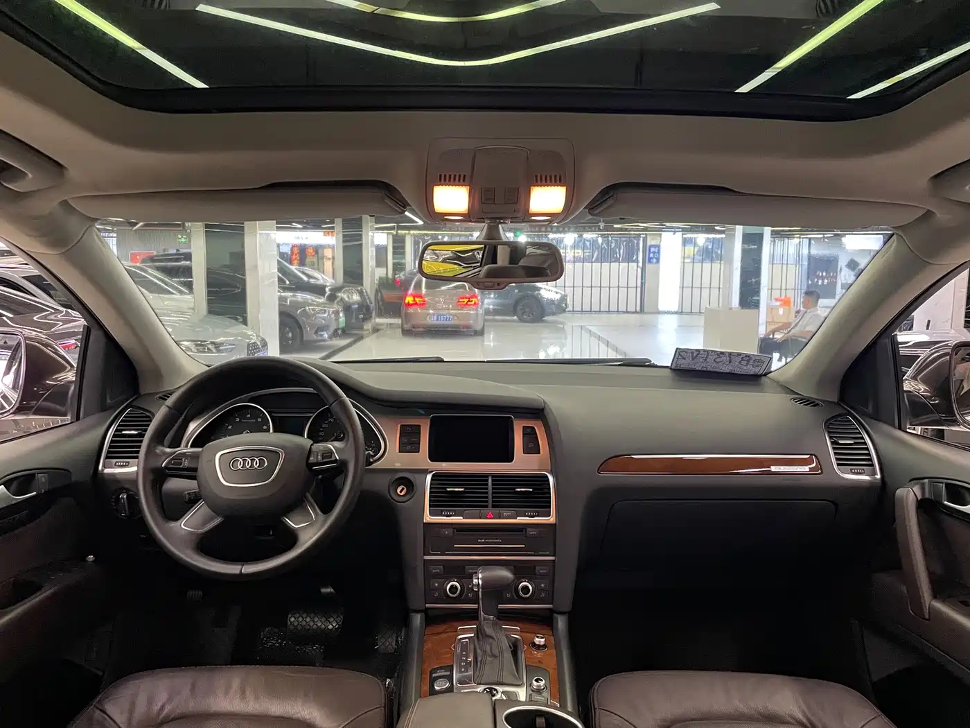 Фото 13 - Audi Q7