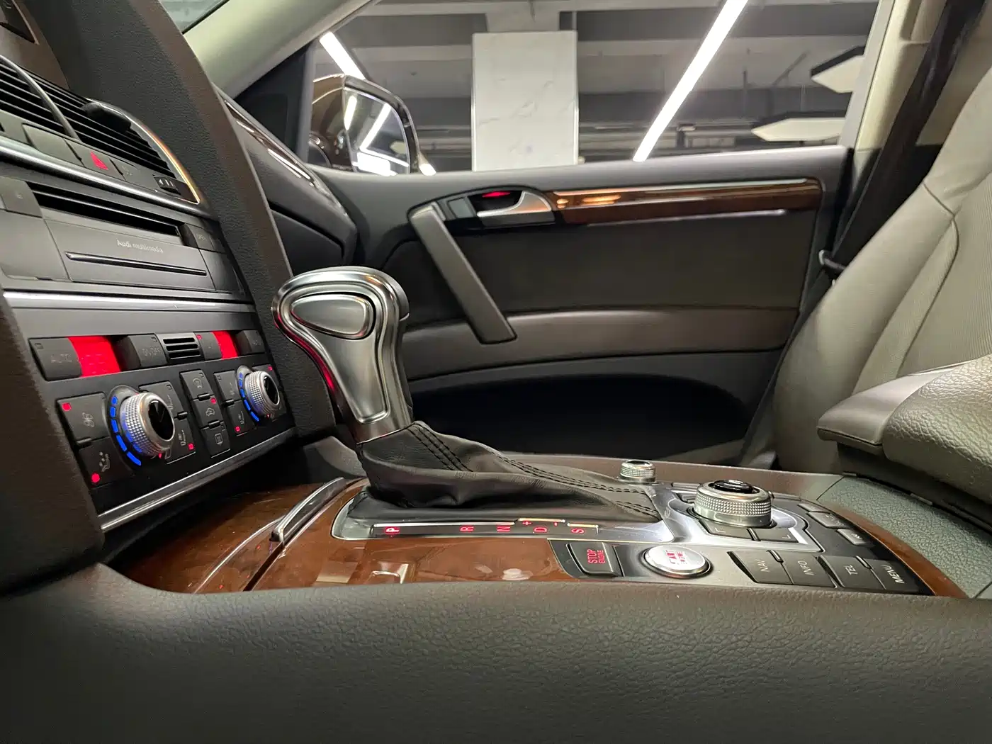 Фото 23 - Audi Q7