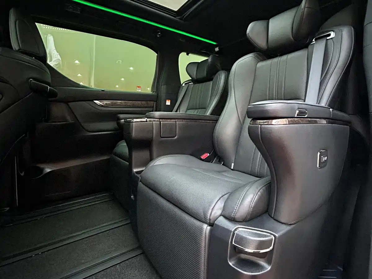 Toyota Vellfire 2023 2023 Crown Hybrid 2.5L HV Premium