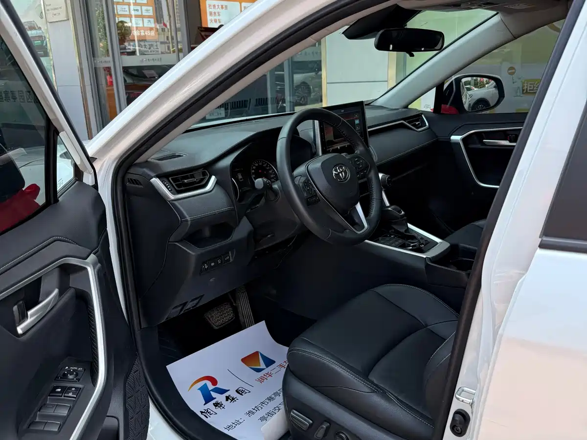 Toyota Wildlander 2022 2.0L CVT AWD Luxury Edition фото 4