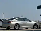 Фото 5 - Lexus ES