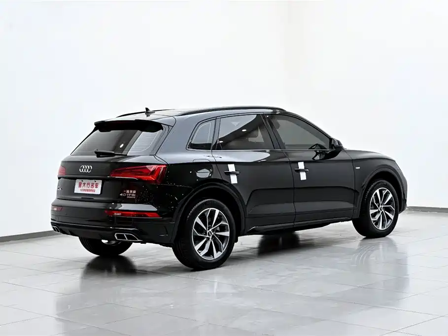 Audi Q5L 2023 40T Luxury Dynamic фото 7