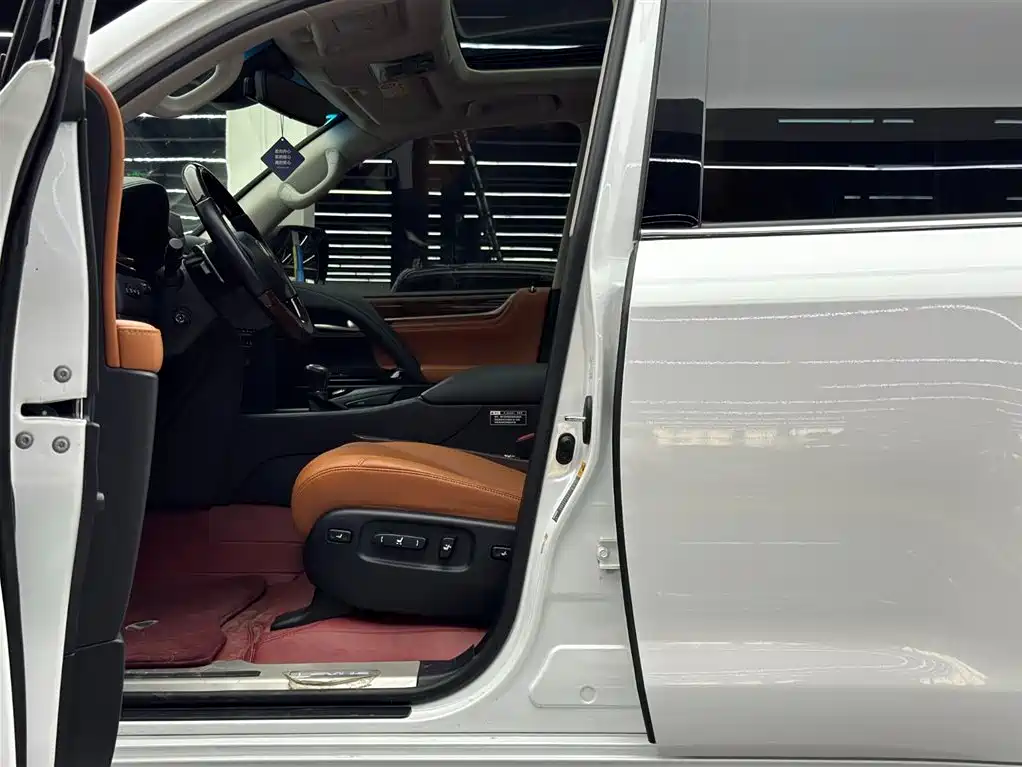 Lexus LX 2019 570 Prestige Luxury Edition фото 6