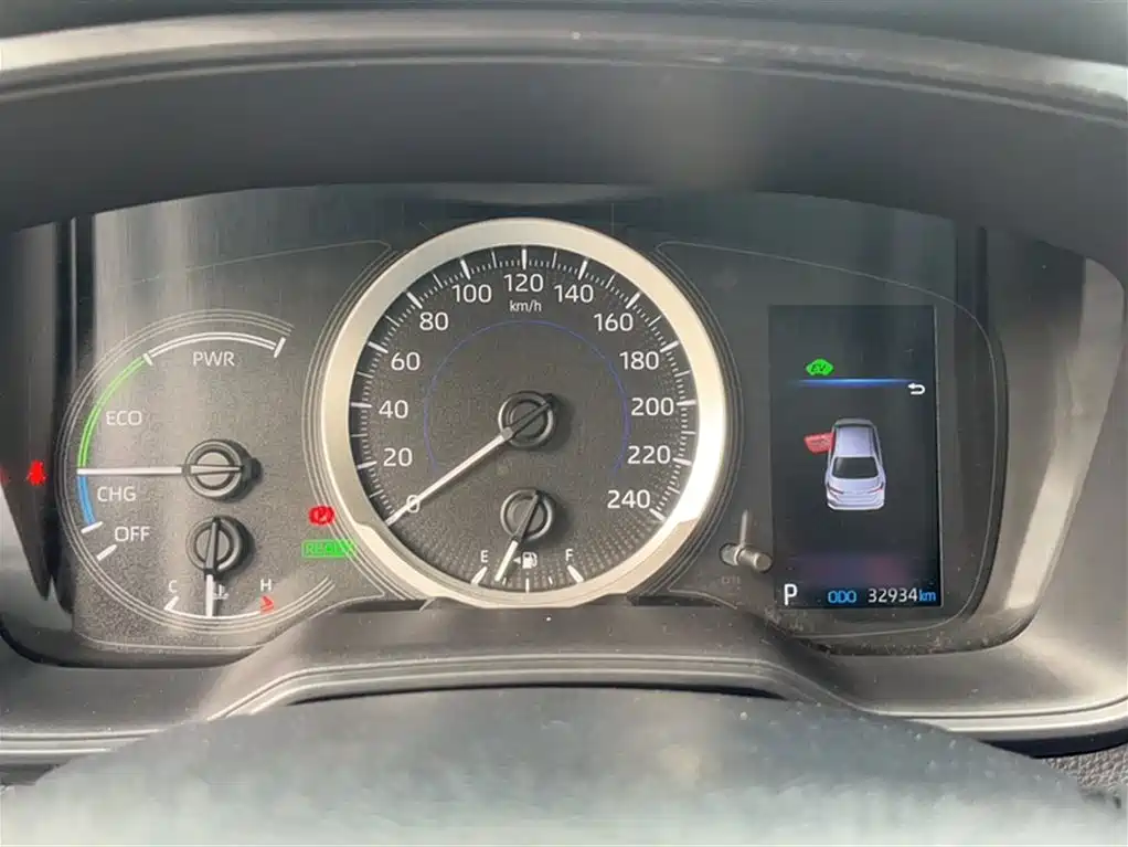 Toyota Corolla 2021 Hybrid 1.8L E-CVT Pioneer Edition фото 18