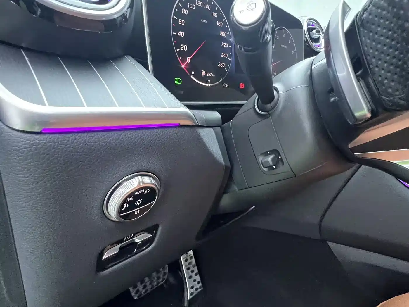 Mercedes-Benz GLC 2024 GLC 300 L 4MATIC Dynamic 5-seater фото 19