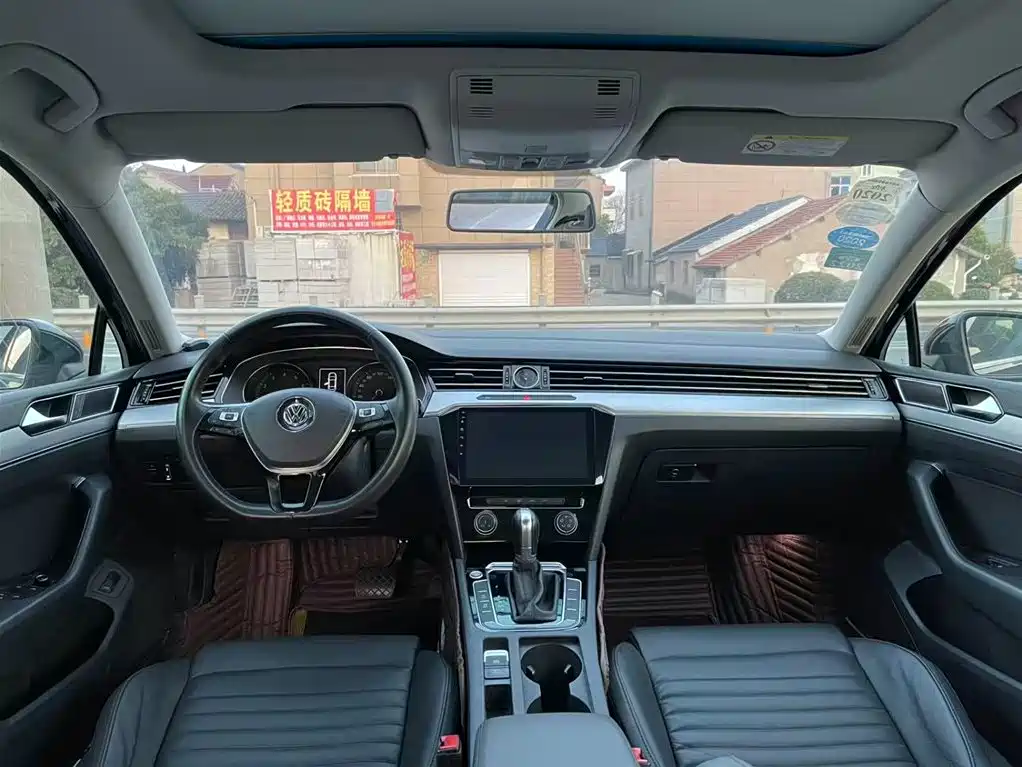 Volkswagen Magotan 2018 330TSI DSG Luxury фото 5