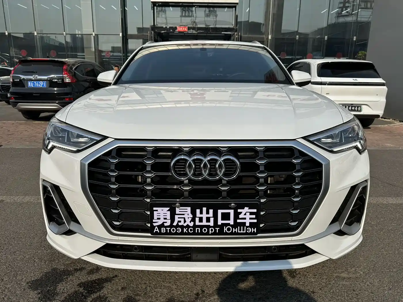 AUDI Q3