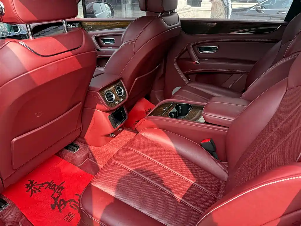 BENTLEY TIMYUE PLUG IN HYBRID